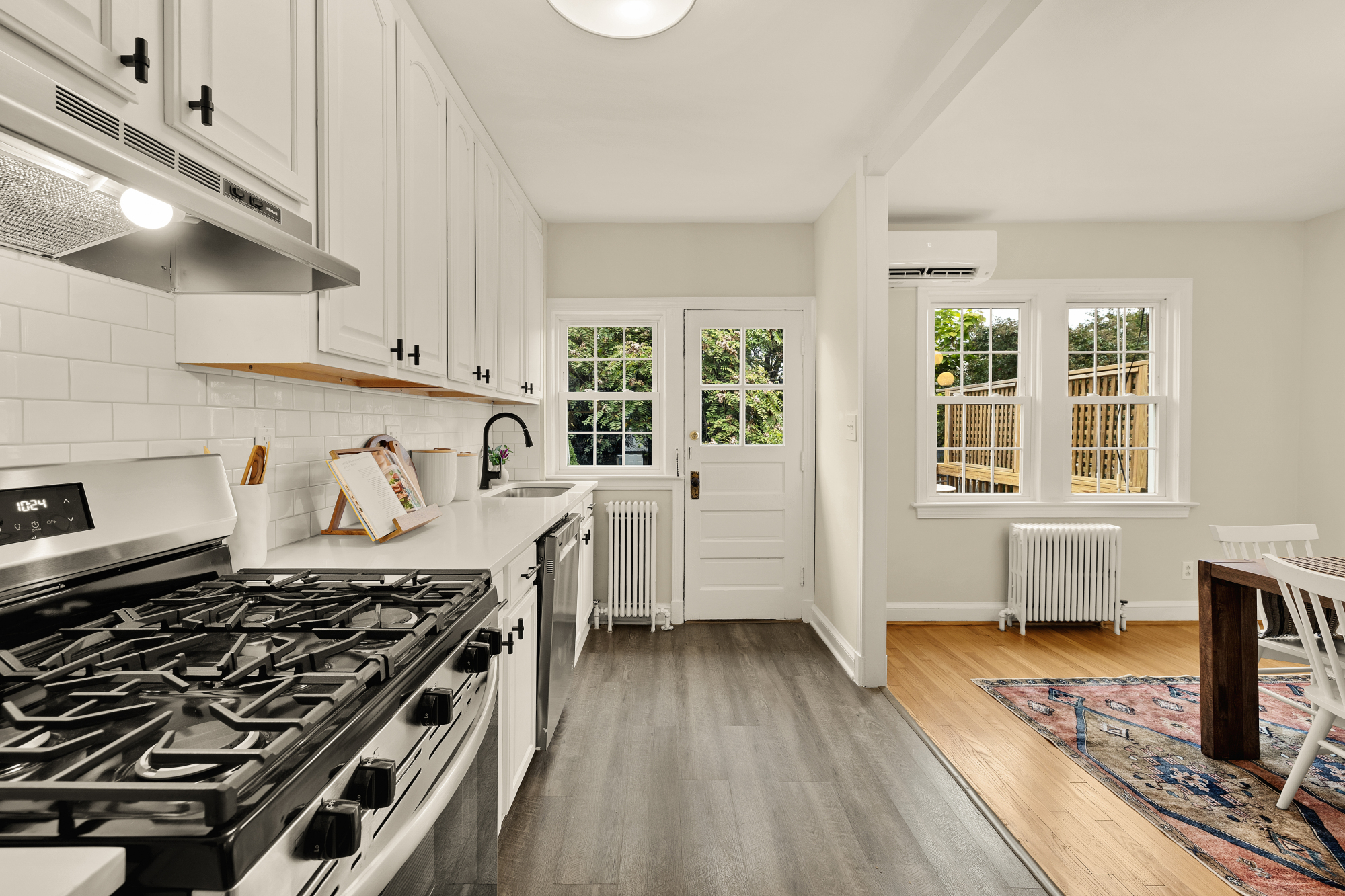 922 Perry PL NE DC Kitchen pic1